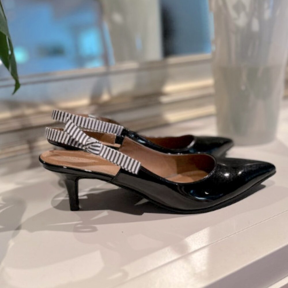 Black kitten heel slingback pumps with bow 10M